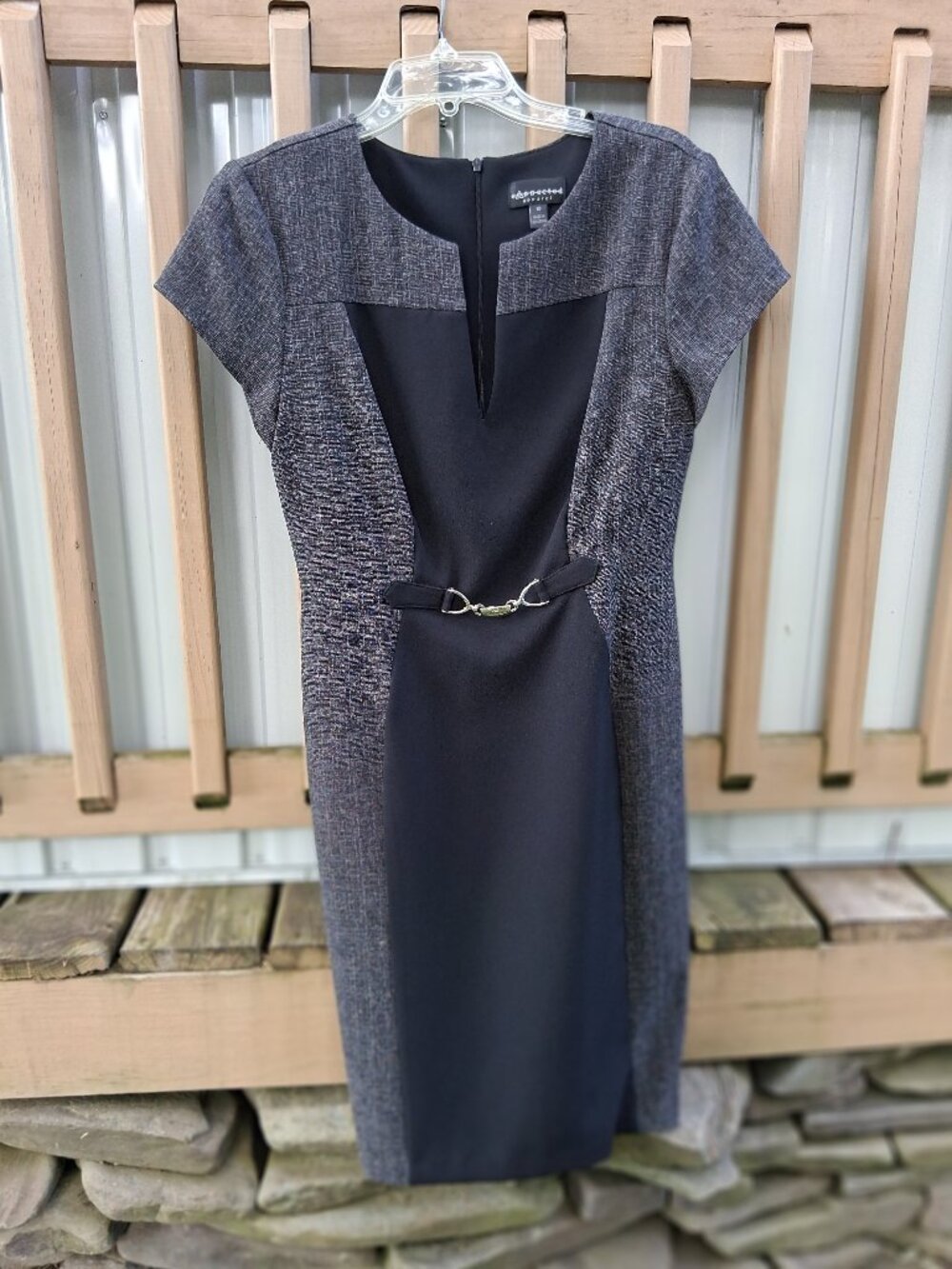 Connected Apparel Dress Women's Size 10 Black Gray cap sleeve  Knee Length